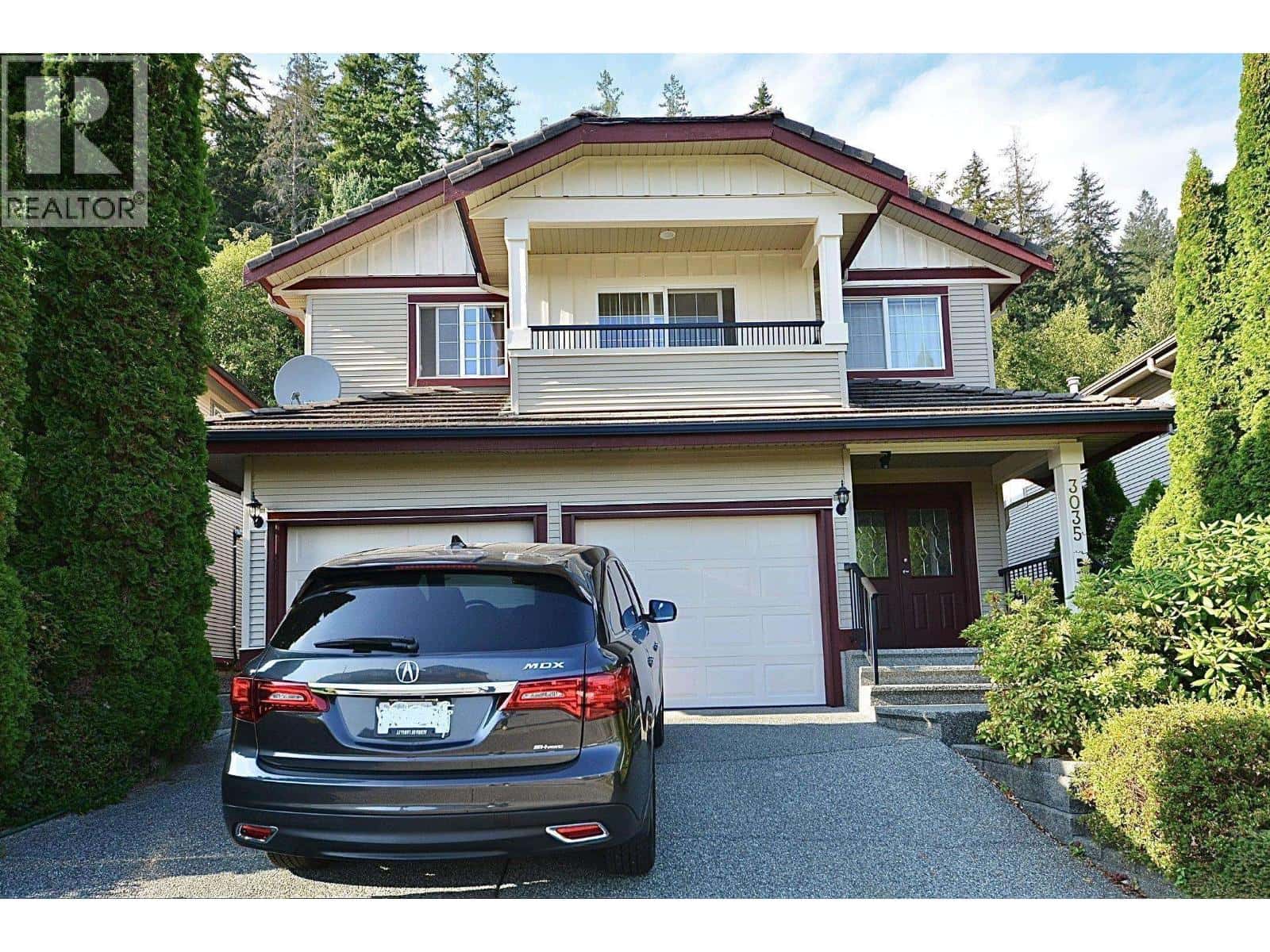 3035 MAPLEWOOD COURT — Coquitlam, British Columbia - Photo 2 of 31