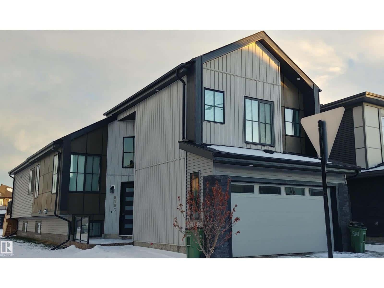 Edmonton — Edmonton - Photo 2 of 15