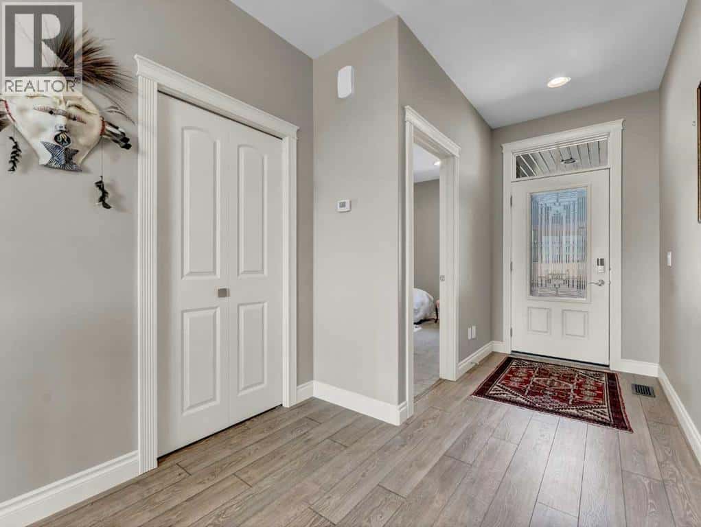 44 Palisades Mews NE — Medicine Hat, Alberta - Photo 5 of 46