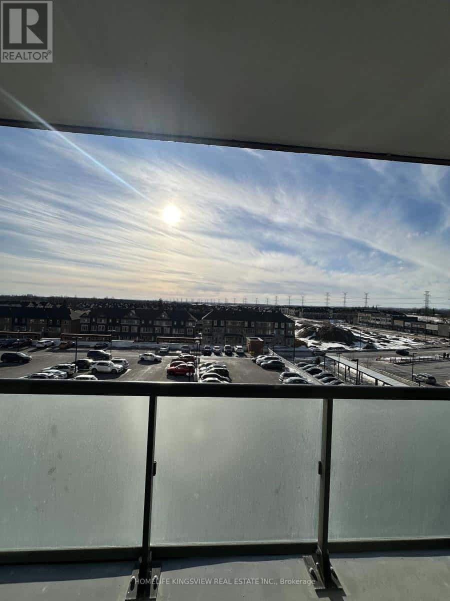 501 - 2550 SIMCOE STREET N — Oshawa (Windfields), Ontario - Photo 4 of 21