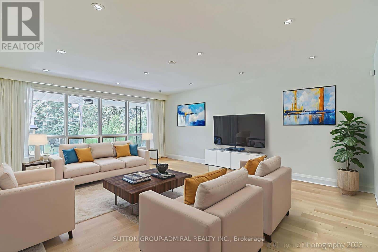 Toronto (Bathurst Manor) — Toronto (Bathurst Manor) - Photo 5 of 48