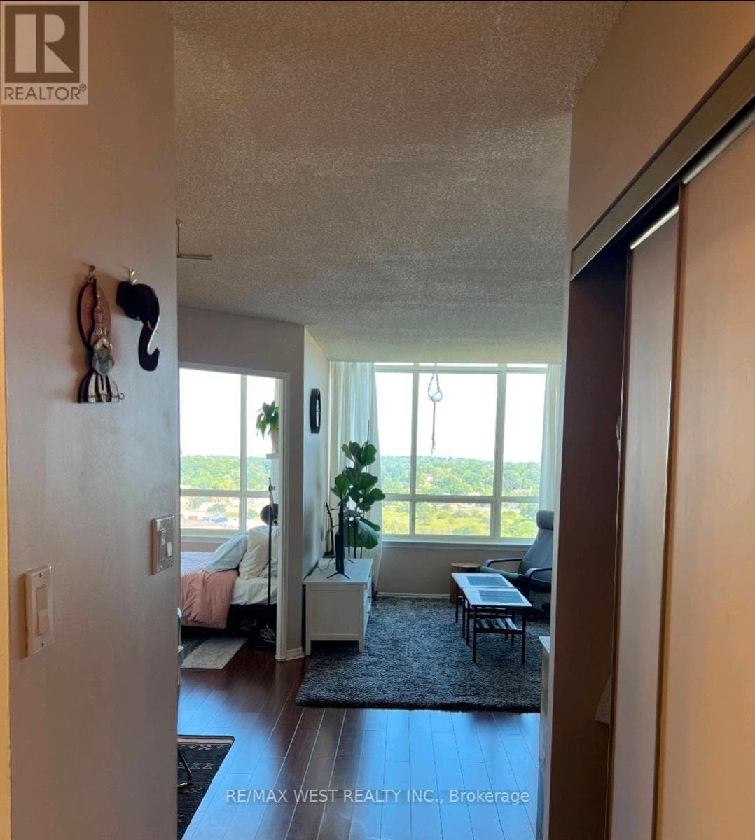 PH11 - 5 GREYSTONE WALK DRIVE — Toronto (Kennedy Park) - Main photo