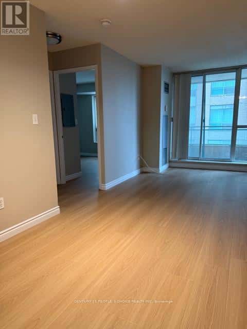 516 - 39 PEMBERTON AVENUE — Toronto (Newtonbrook East) - Photo 3 of 17