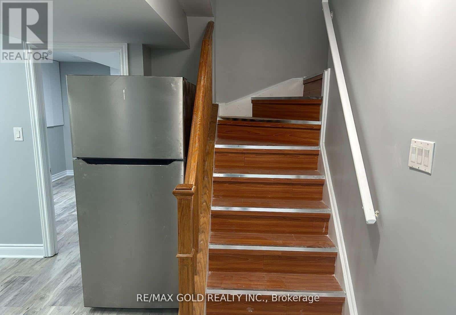 (BSMT) - 84 CROWN VICTORIA DRIVE — Brampton (Fletcher's Meadow) - Photo 4 of 12