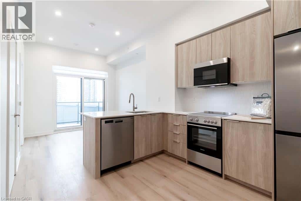 Kitchener — Kitchener - Photo 4 of 32