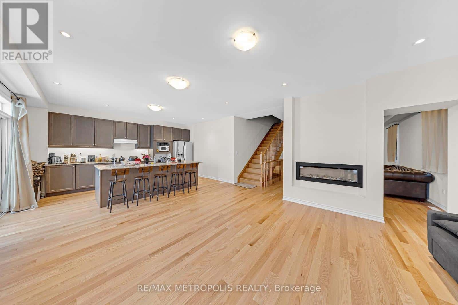 941 REXTON DRIVE — Oshawa (Kedron) - Photo 3 of 49