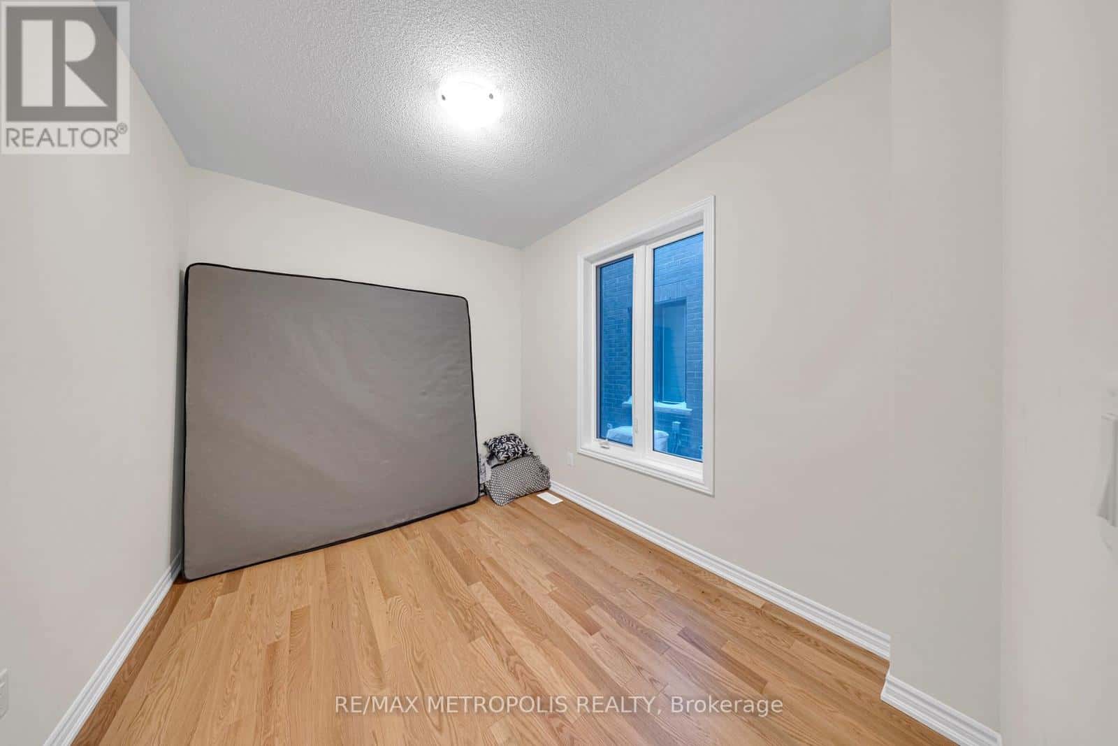 941 REXTON DRIVE — Oshawa (Kedron) - Photo 5 of 49