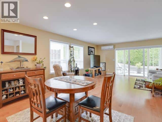 24-4415 MANSON AVE — Powell River, British Columbia - Photo 5 of 28