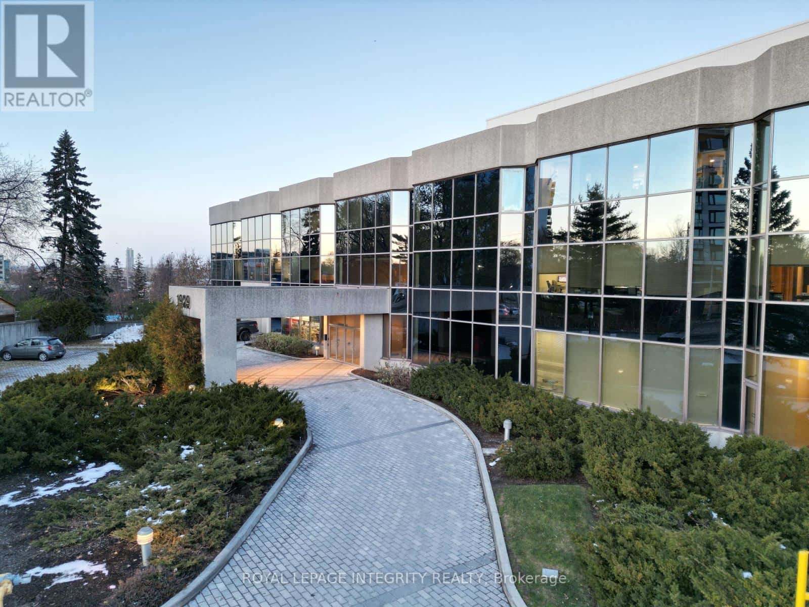 204 - 1929 RUSSELL ROAD — Ottawa - Photo 4 of 28