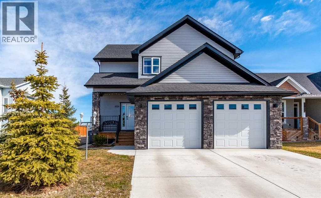 1024 Carriage Lane Drive — Carstairs, Alberta - Main photo