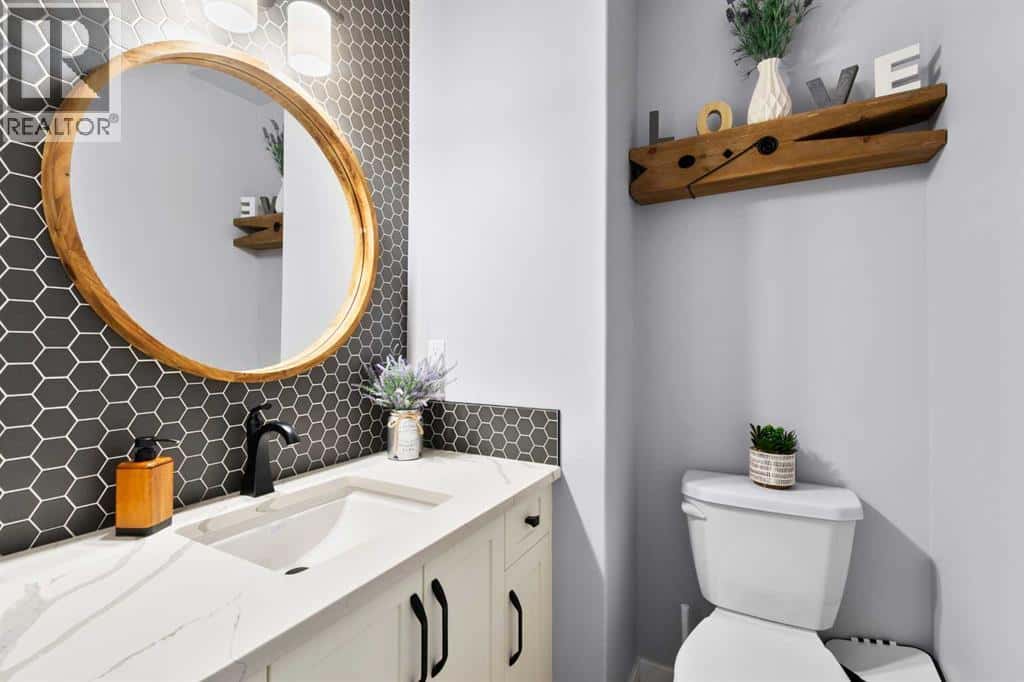 1024 Carriage Lane Drive — Carstairs, Alberta - Photo 5 of 37