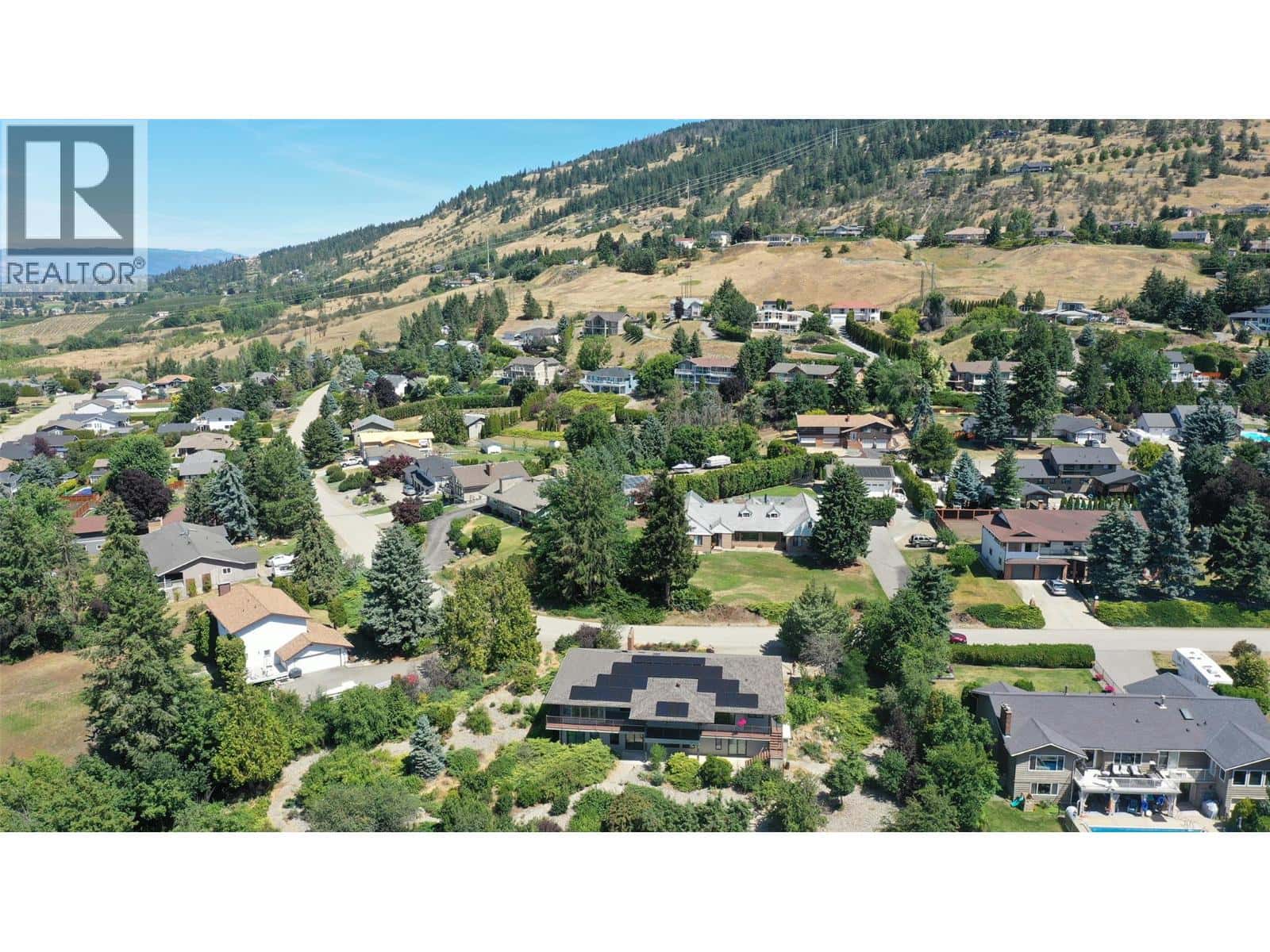 460 Crestview Drive — Coldstream, British Columbia - Photo 3 of 64