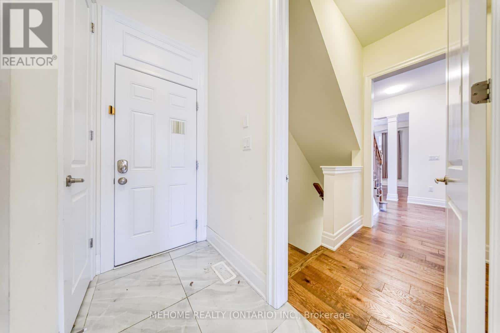 Aurora — Aurora - Photo 3 of 45