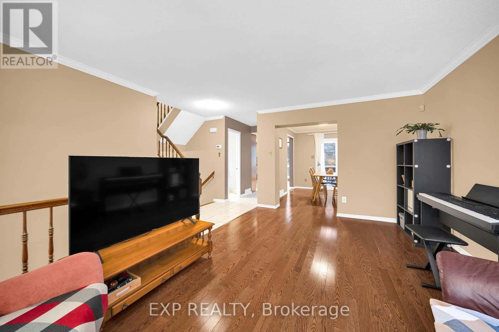 4 HUNTERSFIELD DRIVE — Ottawa, Ontario - Photo 2 of 45