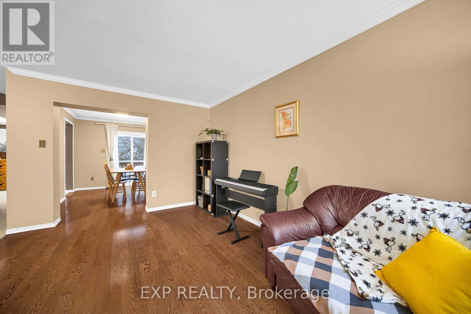 4 HUNTERSFIELD DRIVE — Ottawa, Ontario - Photo 3 of 45