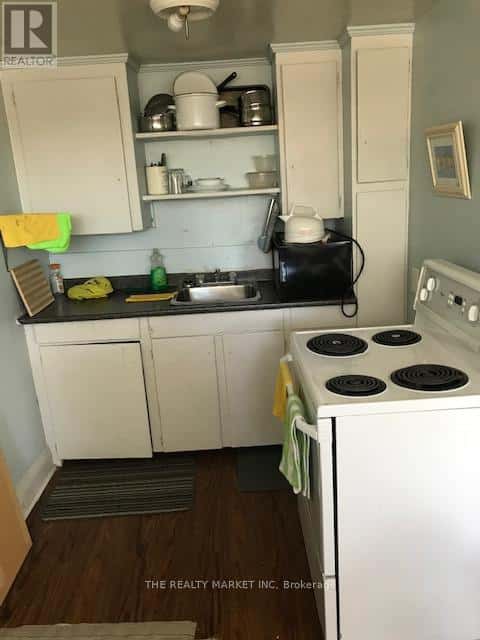 430 SIMCOE STREET S — Oshawa (Lakeview) - Photo 5 of 5