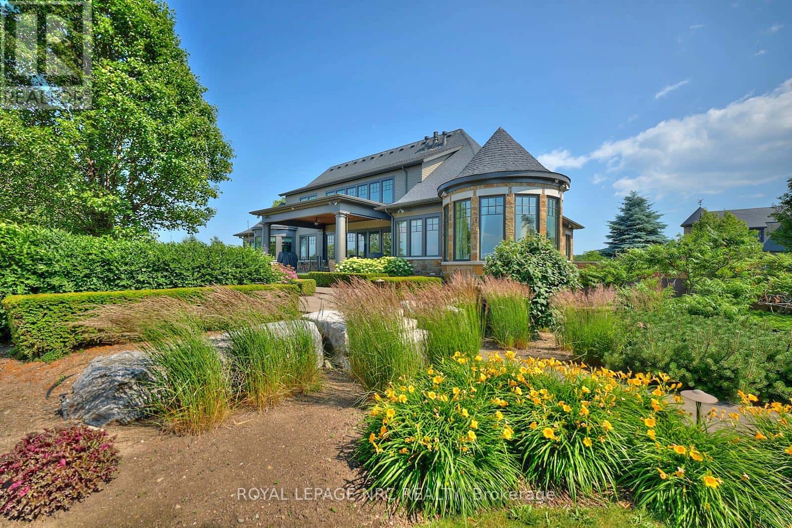 1234 LAKESHORE ROAD — Niagara-on-the-Lake (Lakeshore), Ontario - Photo 3 of 70