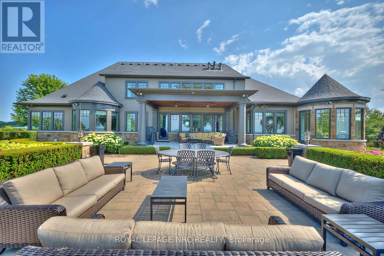 1234 LAKESHORE ROAD — Niagara-on-the-Lake (Lakeshore), Ontario - Photo 4 of 70