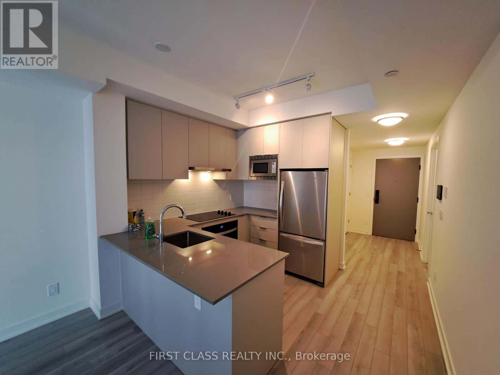 1010 - 3079 TRAFALGAR ROAD — Oakville (JM Joshua Meadows) - Photo 2 of 20