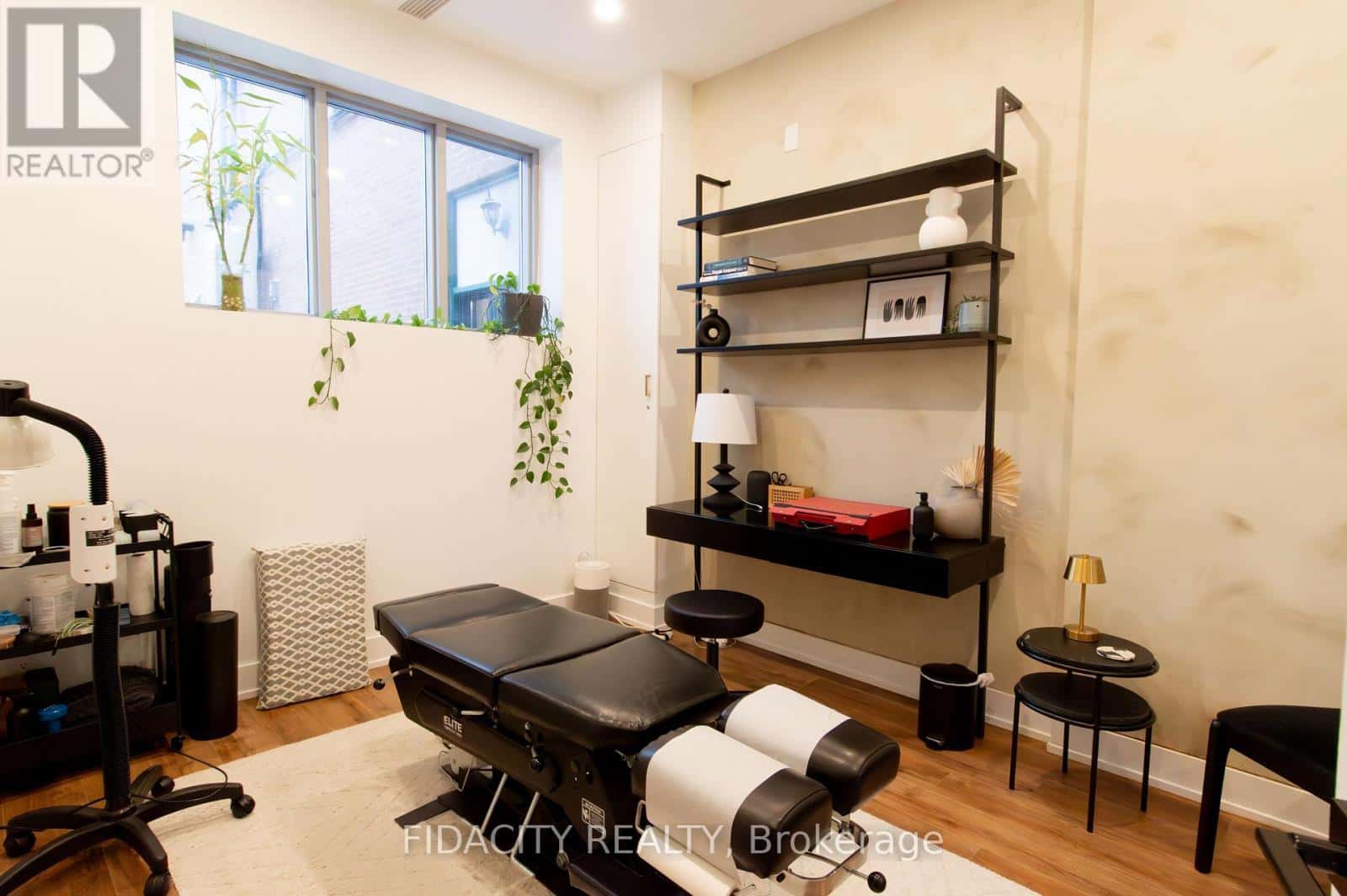 99 FOURTH AVENUE — Ottawa - Photo 5 of 28