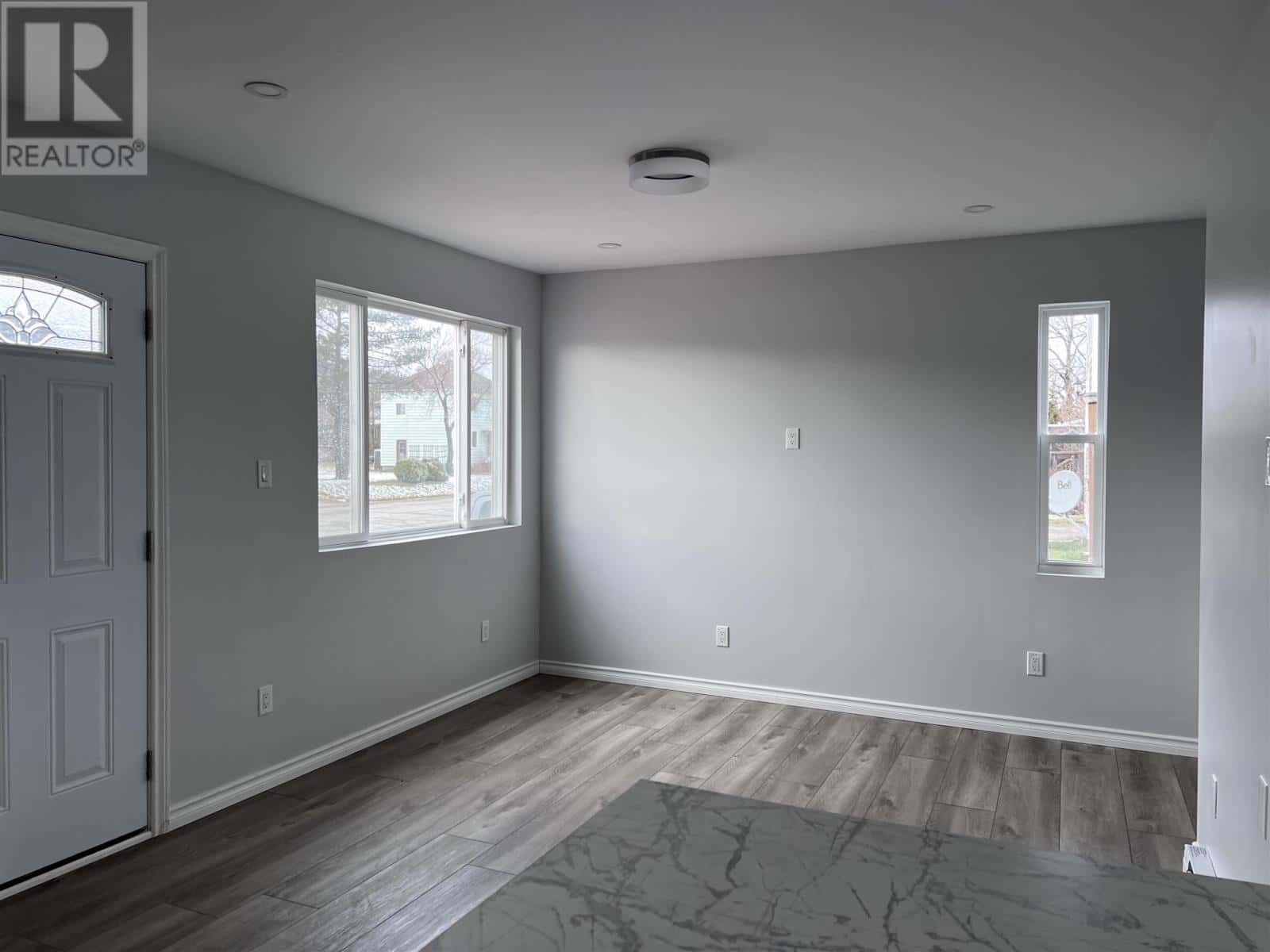 61 Stevens AVE — Marathon, Ontario - Photo 2 of 32