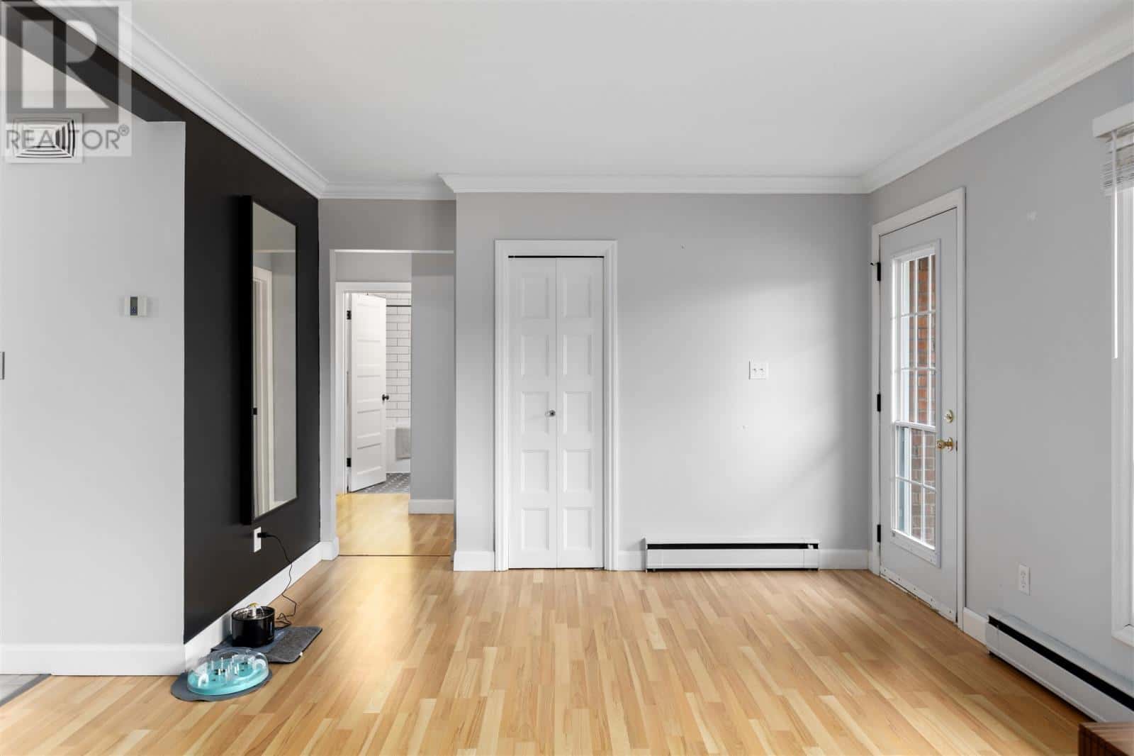 225 Hugill ST — Sault Ste. Marie, Ontario - Photo 5 of 37