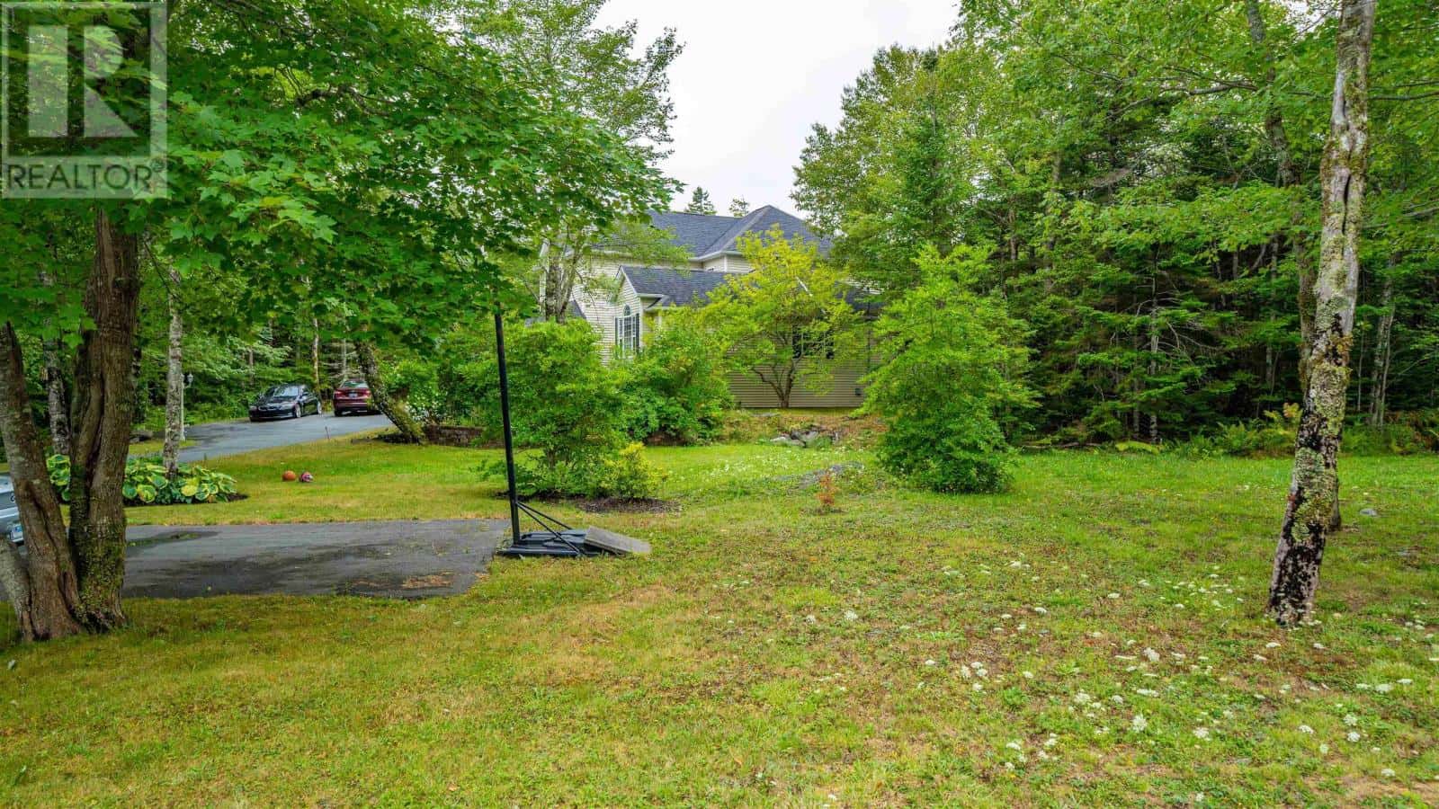 60 Blue Forest Lane — Hammonds Plains, Nova Scotia - Photo 4 of 50