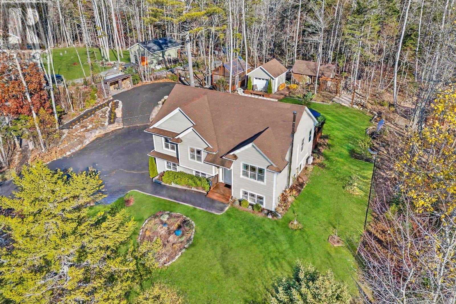 416 Crooked Stick Pass — Beaver Bank, Nova Scotia - Photo 3 of 50