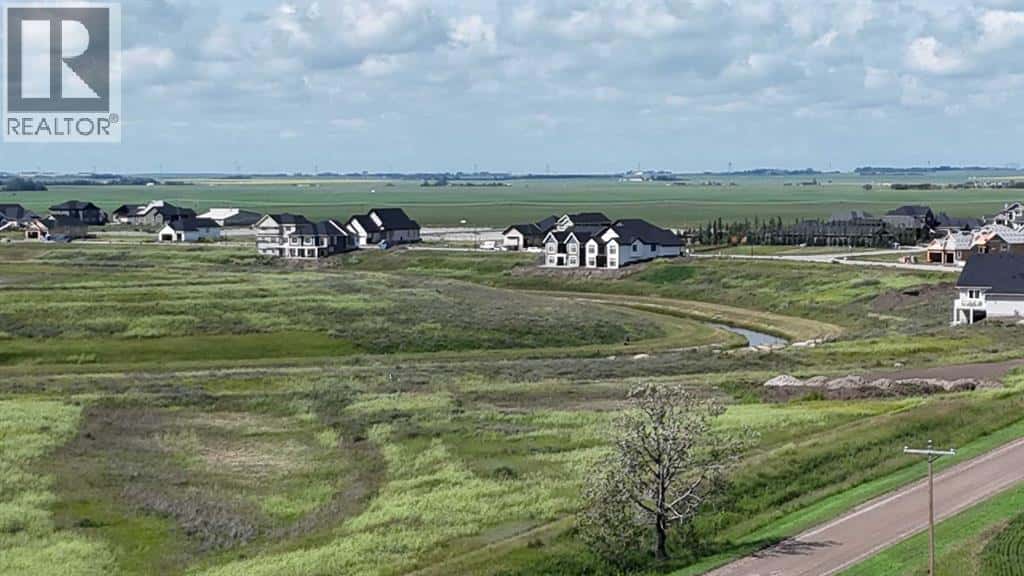 323 Muirfield Crescent — Lyalta, Alberta - Photo 3 of 6