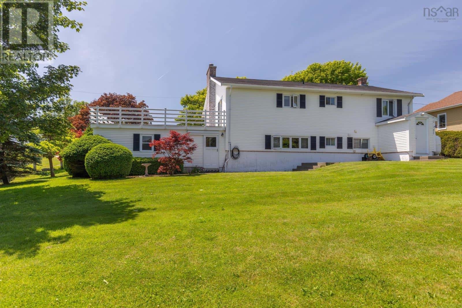 4 Harbourview Drive — Yarmouth, Nova Scotia - Photo 5 of 41