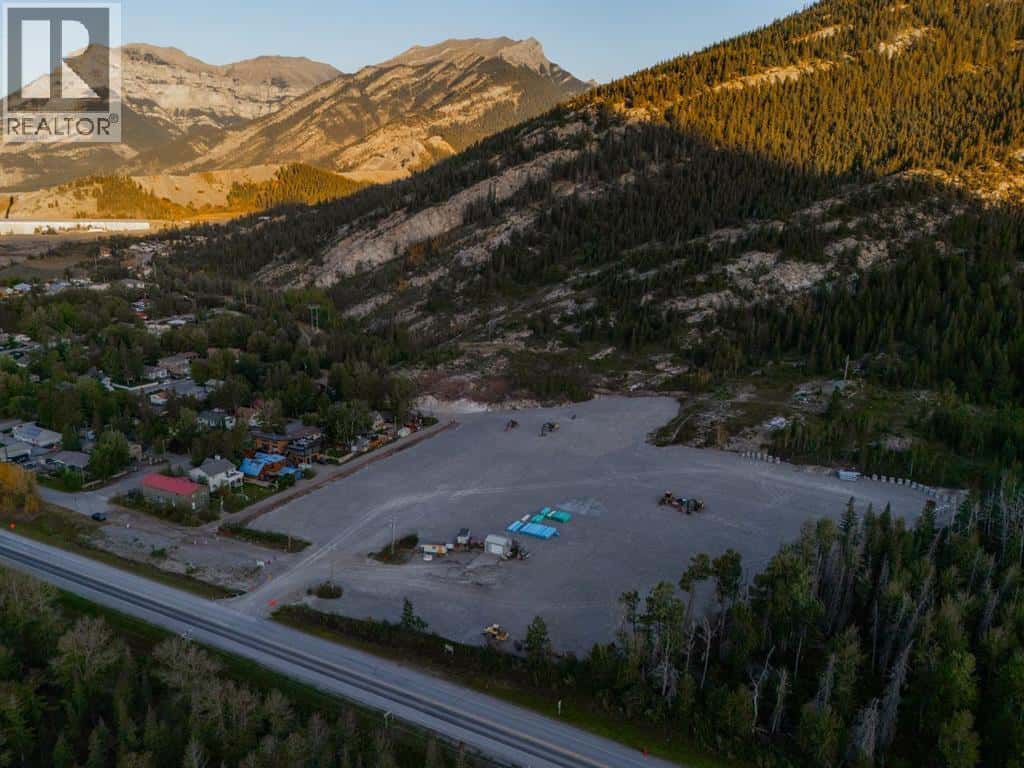 21 Exshaw Mountain Gateway — Exshaw, Alberta - Photo 2 of 11