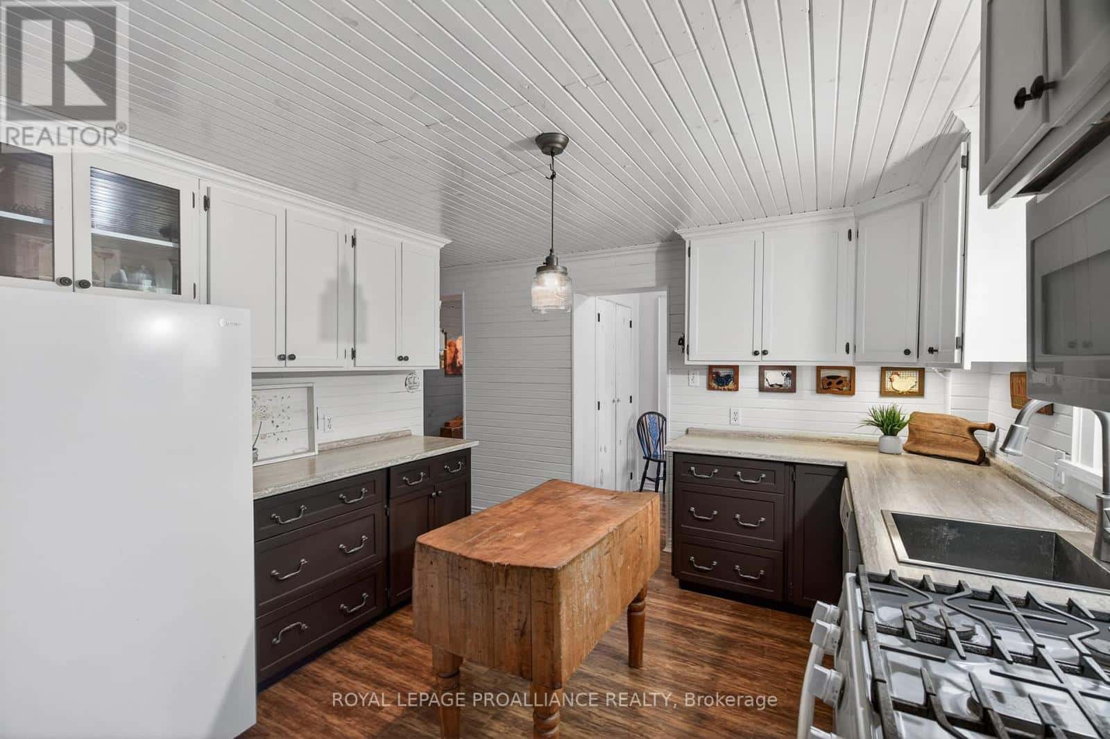 7802 PICCADILLY ROAD — Frontenac (Frontenac Centre), Ontario - Photo 5 of 39