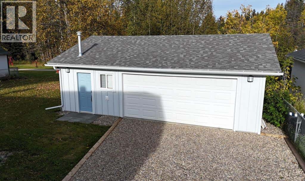 5108 18 Avenue — Edson, Alberta - Photo 2 of 50