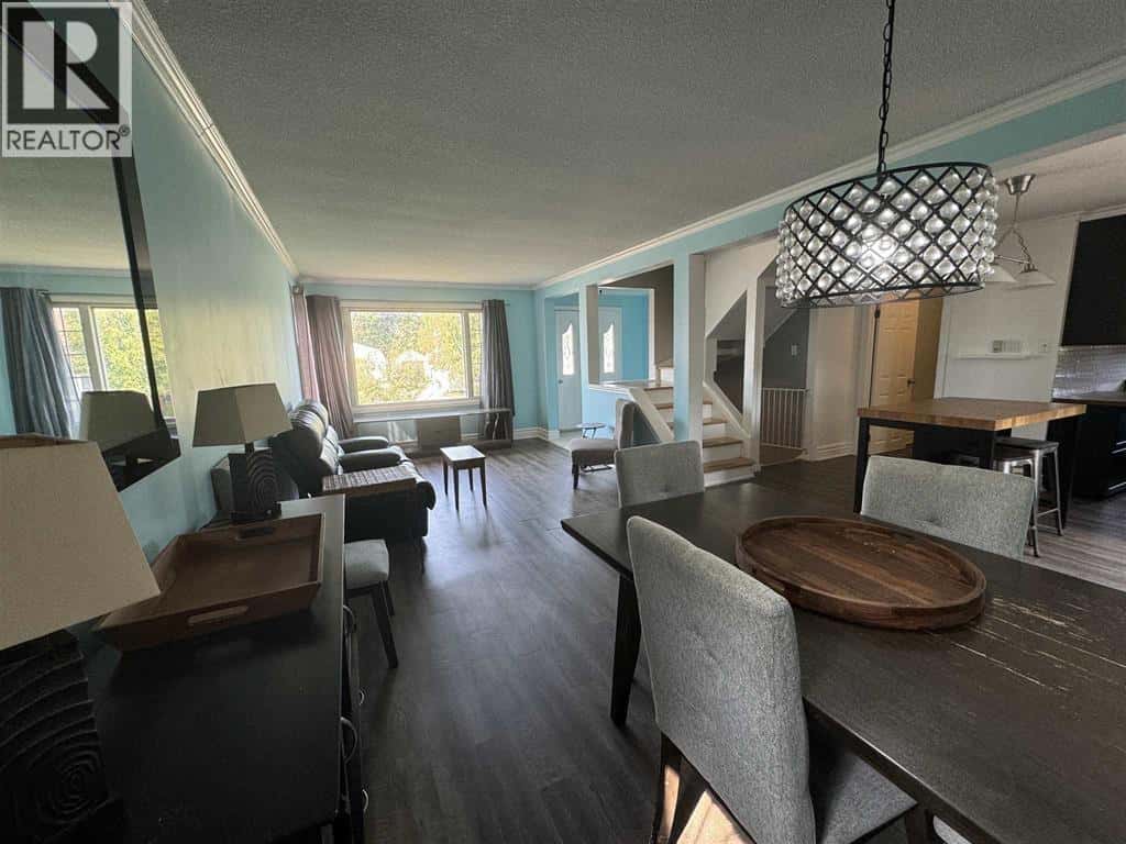 46 Neebig AVE — Manitouwadge, Ontario - Photo 5 of 22