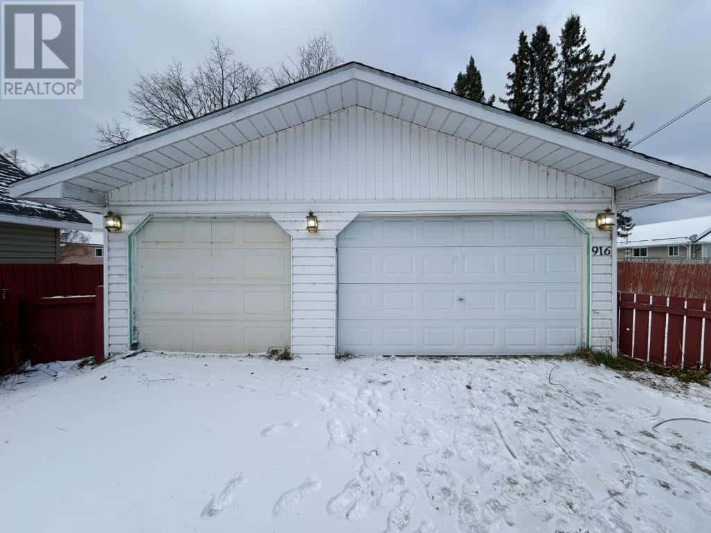 916-918 Victoria Avenue N — Fort Frances, Ontario - Photo 2 of 29