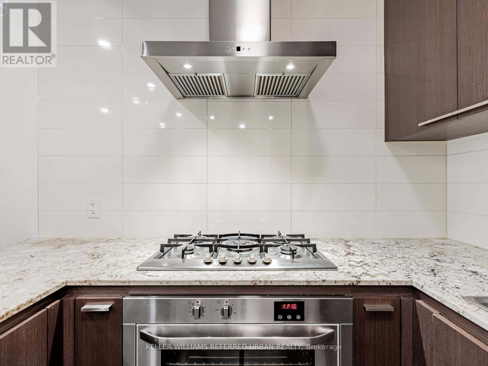 302 - 88 DAVENPORT ROAD — Toronto (Annex) - Photo 4 of 24