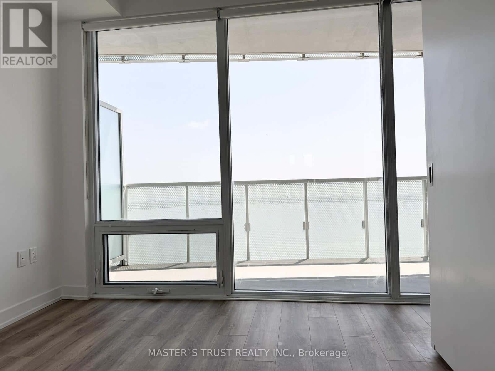 Toronto (Waterfront Communities) — Toronto (Waterfront Communities) - Photo 4 of 16