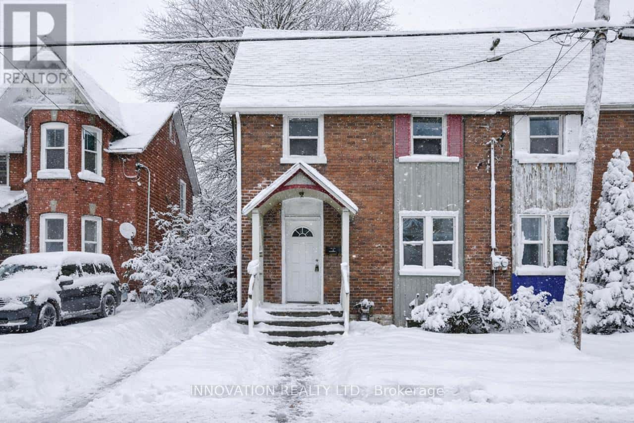 5 MCGILL STREET N — Smiths Falls - Photo 2 of 23