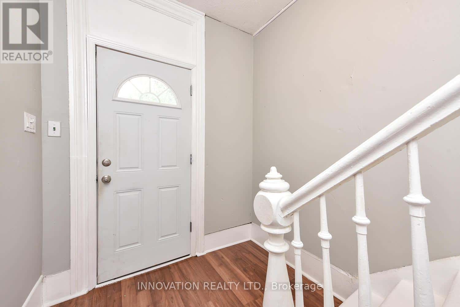 5 MCGILL STREET N — Smiths Falls - Photo 3 of 23