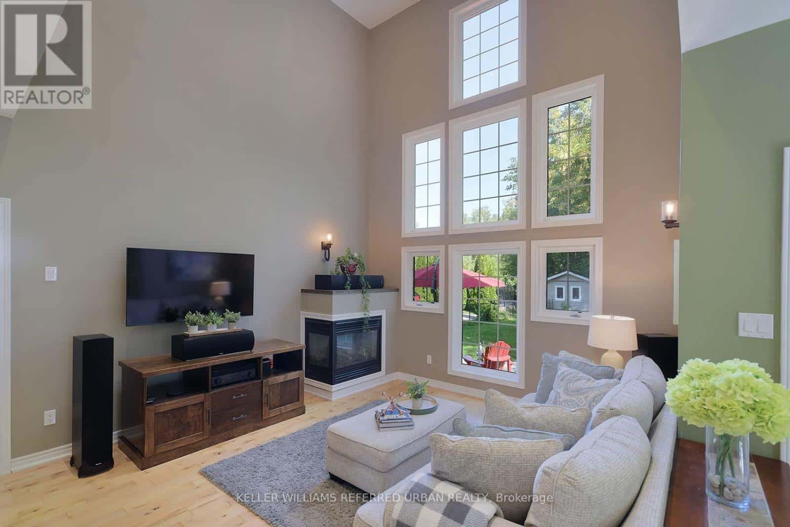 995 CHAPMAN STREET — Innisfil (Lefroy), Ontario - Photo 5 of 31