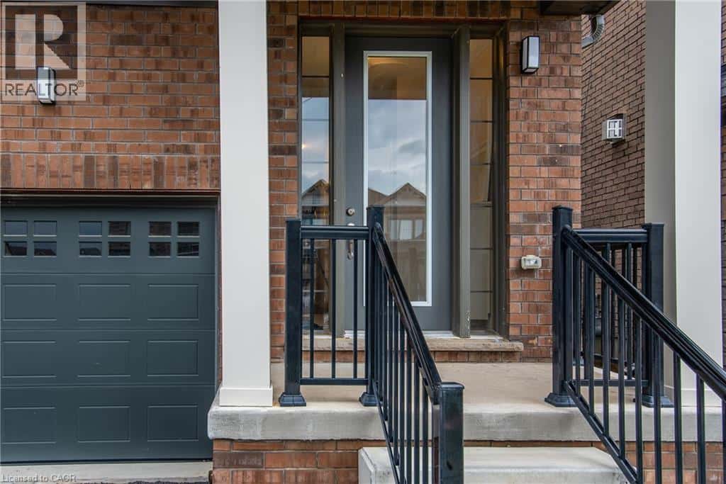 29 RUSTIC OAK Trail — Ayr, Ontario - Photo 2 of 48