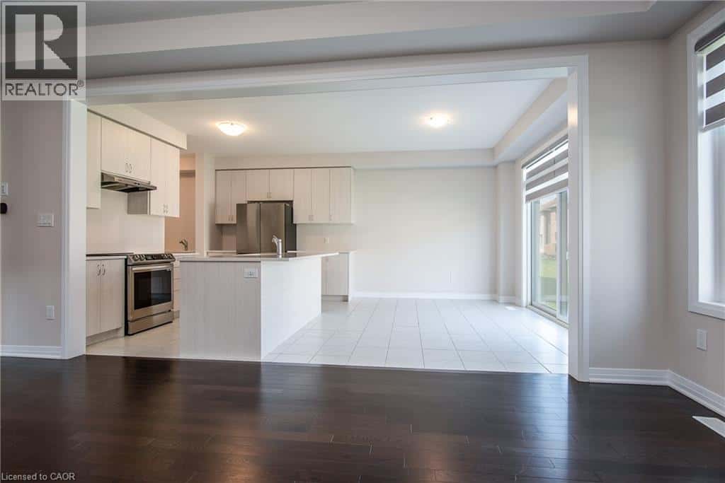 29 RUSTIC OAK Trail — Ayr, Ontario - Photo 3 of 48