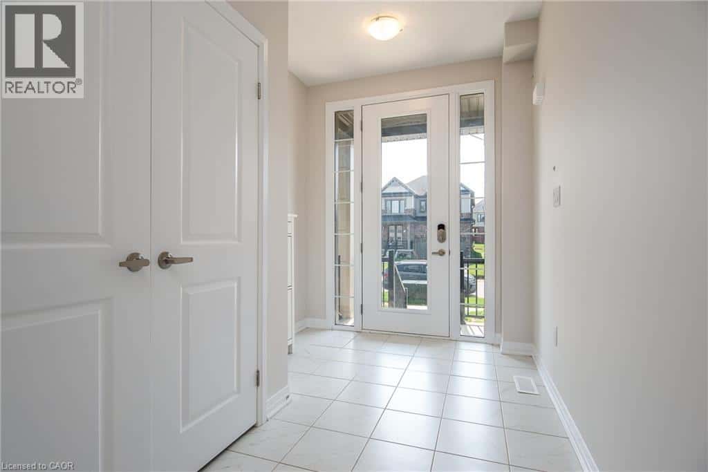 29 RUSTIC OAK Trail — Ayr, Ontario - Photo 5 of 48