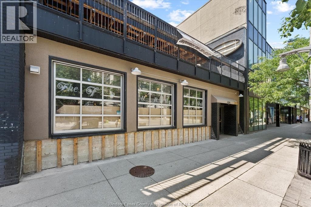 Windsor — Windsor - Main photo