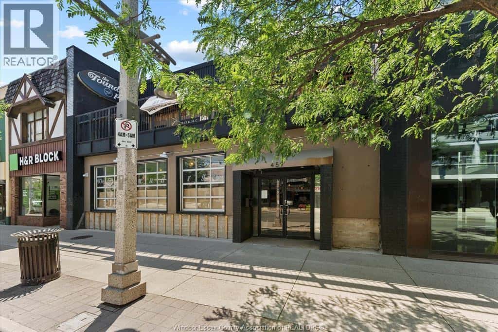 Windsor — Windsor - Photo 3 of 15