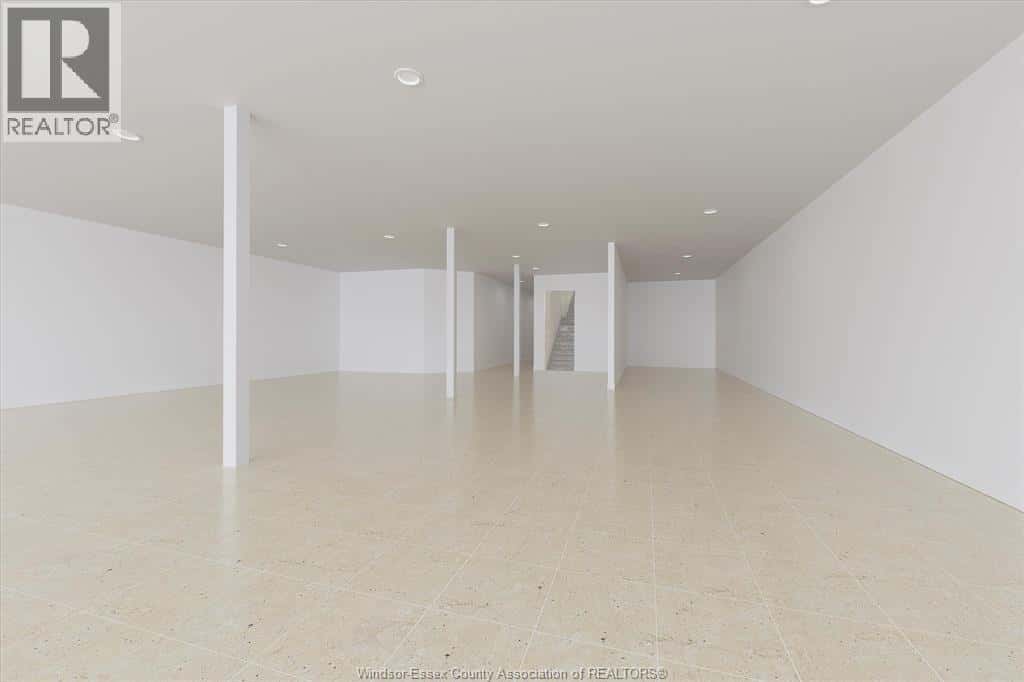 Windsor — Windsor - Photo 4 of 15