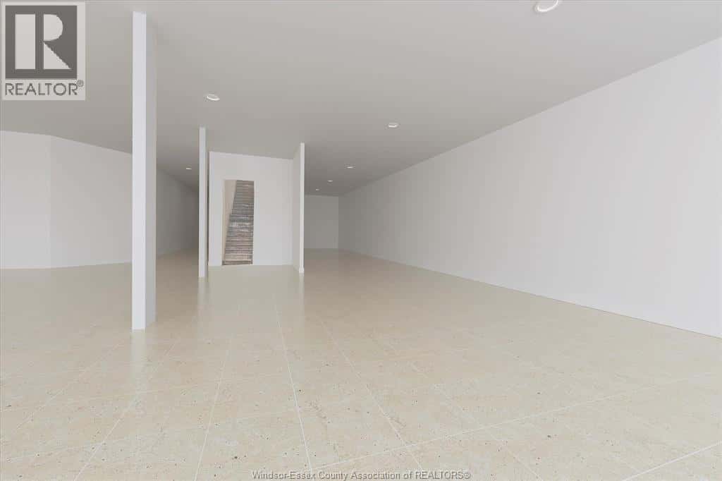 Windsor — Windsor - Photo 5 of 15