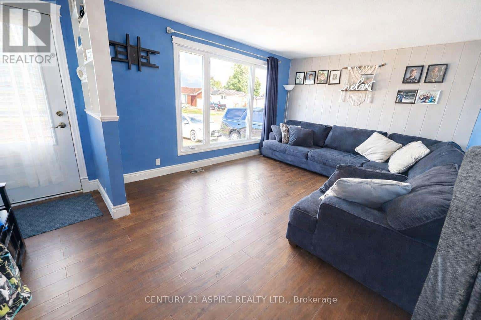 Petawawa — Petawawa - Photo 2 of 14