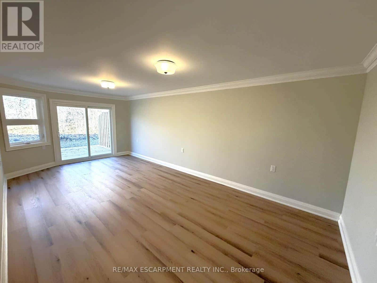 26 SZOLLOSY CIRCLE — Hamilton (Kennedy), Ontario - Photo 3 of 15