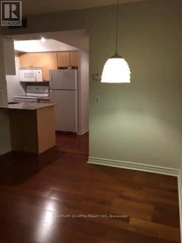 Toronto (Bay Street Corridor) — Toronto (Bay Street Corridor) - Photo 3 of 17